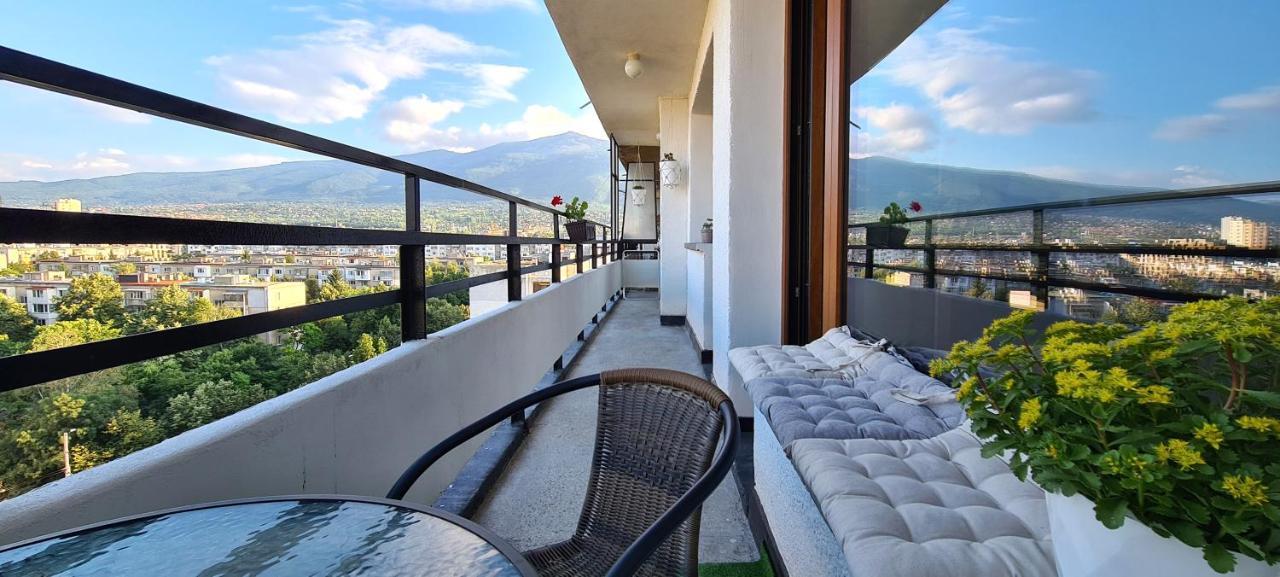 Panoramic And Spacious Flat Near The City Centre Sofia Exterior photo